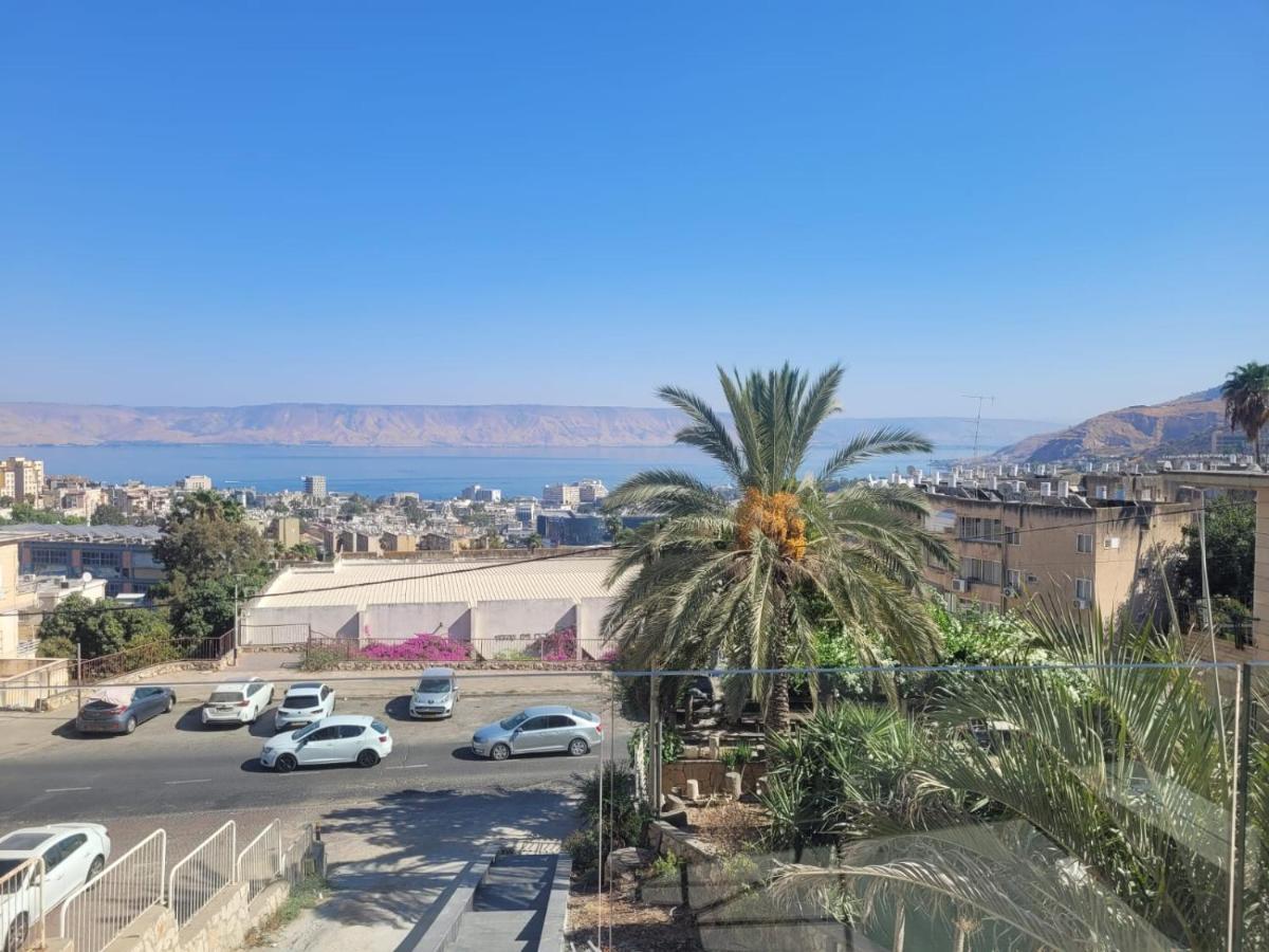 Yalarent Alba Apatments- Vacation Apartments Tiberias Bagian luar foto