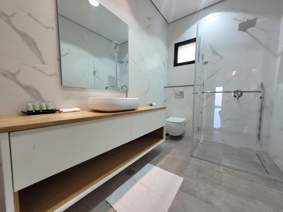 Yalarent Alba Apatments- Vacation Apartments Tiberias Bagian luar foto